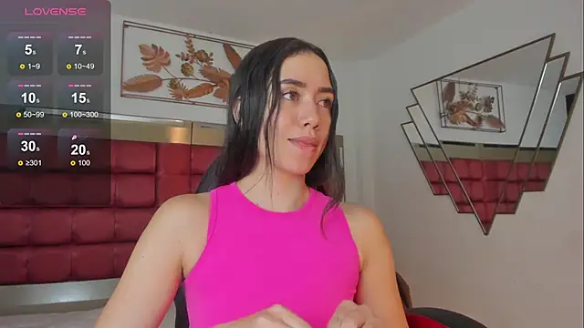 Snapshot of SaraWagner_ chatting on December 18, 2025, 12:05 am SaraWagner online show from December 18, 2025, 12:05 am