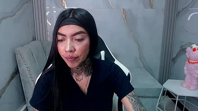 Ashley Blum v online show from September 19, 2025, 7:40 pm