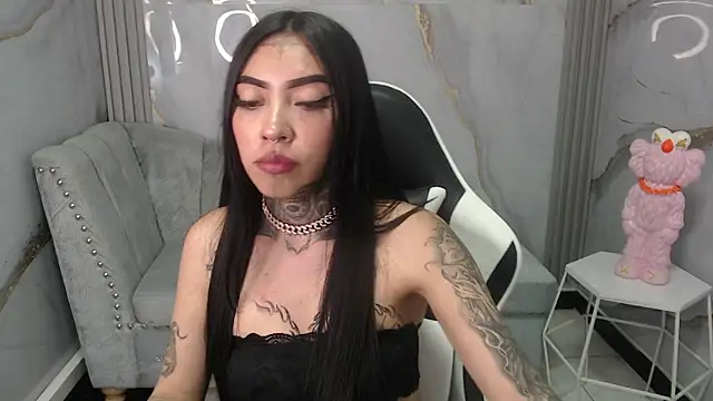 Ashley Blum v online show from October 13, 2025, 7:59 pm