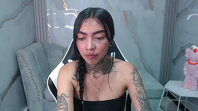 Ashley Blum v online show from September 20, 2025, 8:03 pm