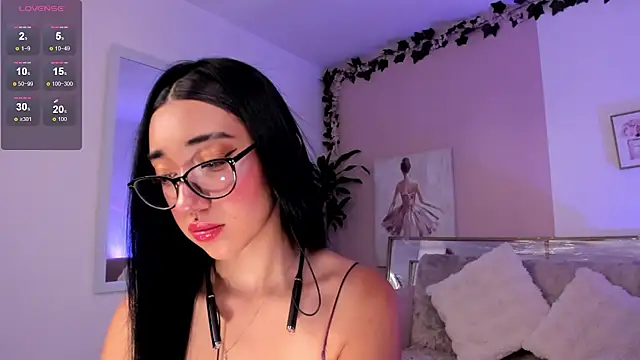 Miacorner  online show from November 28, 2025, 8:31 pm