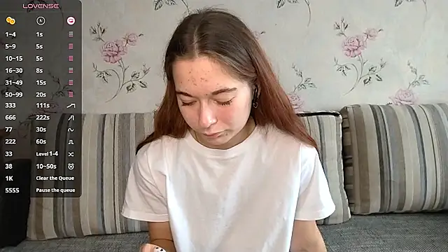 KissKarina online show from October 5, 2025, 11:45 am