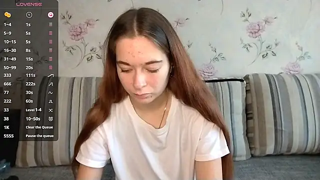 KissKarina online show from October 4, 2025, 10:06 am