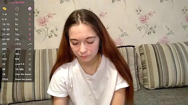 KissKarina online show from September 28, 2025, 1:07 pm