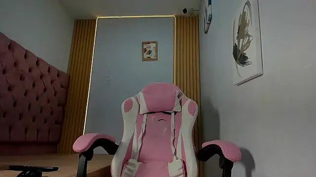 BluevenusX online show from September 12, 2025, 8:36 am