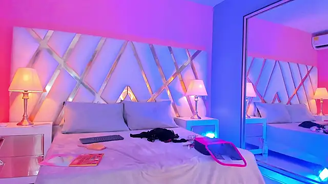 Snapshot of JadeeKhan chatting on October 11, 2025, 7:48 pm JadeeKhan online show from October 11, 2025, 7:48 pm