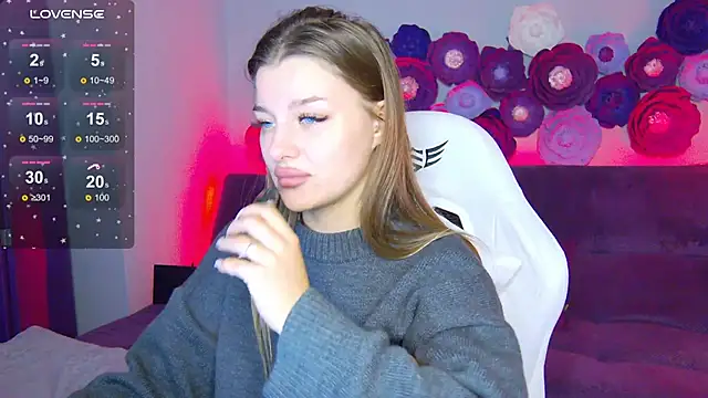 Snapshot of LindaBrilliant chatting on October 10, 2025, 3:18 am LindaBrilliant online show from October 10, 2025, 3:18 am