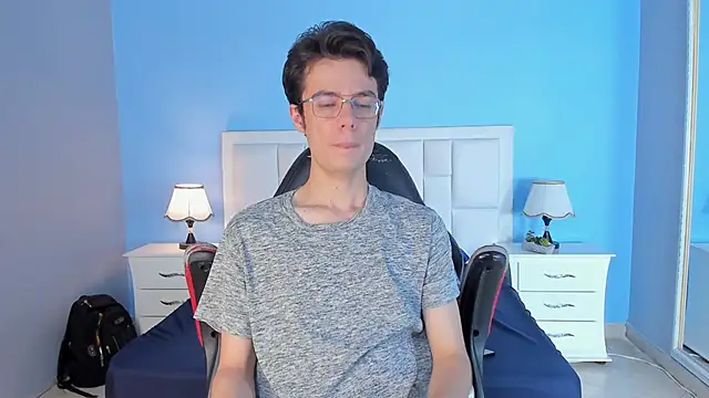 VIKTORNOIR online show from September 19, 2025, 10:47 pm