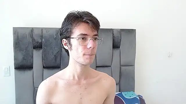 VIKTORNOIR online show from October 26, 2025, 6:08 pm