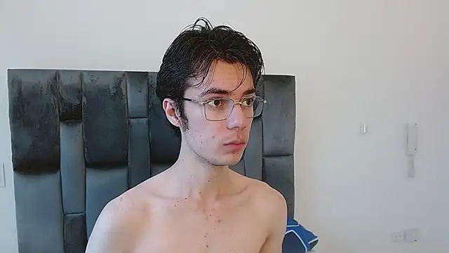 VIKTORNOIR online show from October 27, 2025, 3:35 pm