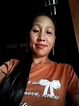 Snapshot of cute_love00 chatting on September 22, 2025, 3:23 am cute love00 online show from September 22, 2025, 3:23 am