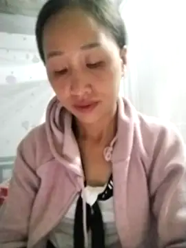 Snapshot of cute_love00 chatting on October 20, 2025, 10:54 pm cute love00 online show from October 20, 2025, 10:54 pm