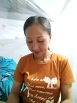 Snapshot of cute_love00 chatting on October 6, 2025, 10:43 pm cute love00 online show from October 6, 2025, 10:43 pm