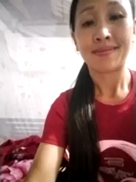 Snapshot of cute_love00 chatting on September 18, 2025, 11:24 am cute love00 online show from September 18, 2025, 11:24 am