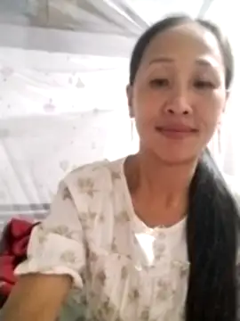 Snapshot of cute_love00 chatting on October 10, 2025, 10:16 am cute love00 online show from October 10, 2025, 10:16 am