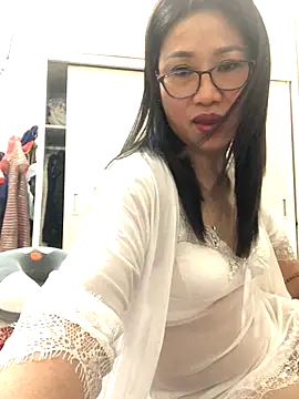 Vitamin sexy online show from October 1, 2025, 1:37 pm