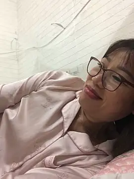 Snapshot of Vitamin_sexy chatting on March 4, 2026, 3:53 pm Vitamin sexy online show from March 4, 2026, 3:53 pm