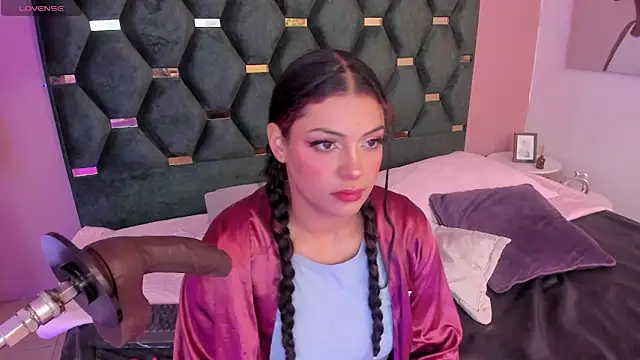 Snapshot of Micki__ chatting on October 25, 2025, 11:42 am Micki   online show from October 25, 2025, 11:42 am