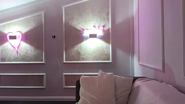 AlyaRei online show from November 28, 2025, 9:04 pm