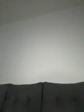 giasteele online show from September 19, 2025, 2:26 am