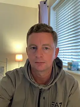 Snapshot of Crusher19830 chatting on November 1, 2025, 4:01 pm Crusher19830 online show from November 1, 2025, 4:01 pm