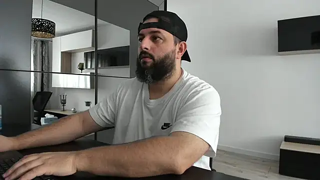 Snapshot of DravenPeak chatting on October 10, 2025, 1:01 pm DravenPeak online show from October 10, 2025, 1:01 pm