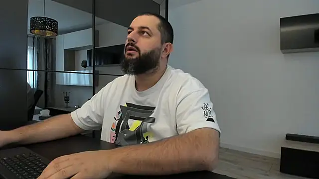 Snapshot of DravenPeak chatting on October 3, 2025, 9:55 am DravenPeak online show from October 3, 2025, 9:55 am