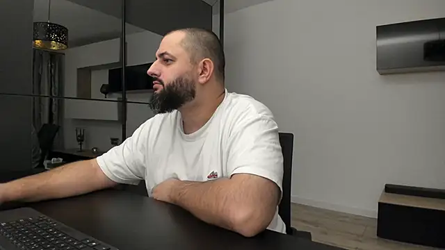 Snapshot of DravenPeak chatting on September 18, 2025, 7:17 pm DravenPeak online show from September 18, 2025, 7:17 pm