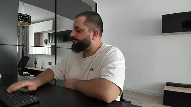 Snapshot of DravenPeak chatting on September 27, 2025, 12:22 pm DravenPeak online show from September 27, 2025, 12:22 pm