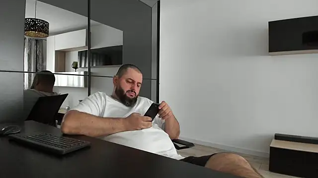 Snapshot of DravenPeak chatting on September 19, 2025, 7:45 am DravenPeak online show from September 19, 2025, 7:45 am