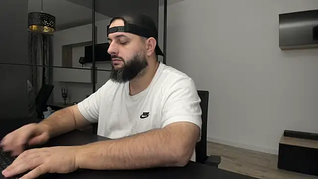 Snapshot of DravenPeak chatting on October 25, 2025, 2:55 am DravenPeak online show from October 25, 2025, 2:55 am