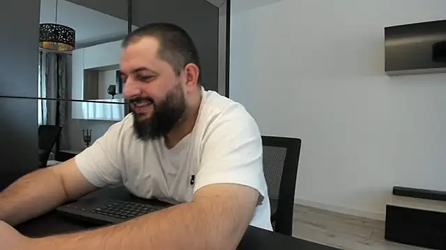 Snapshot of DravenPeak chatting on October 4, 2025, 12:17 pm DravenPeak online show from October 4, 2025, 12:17 pm