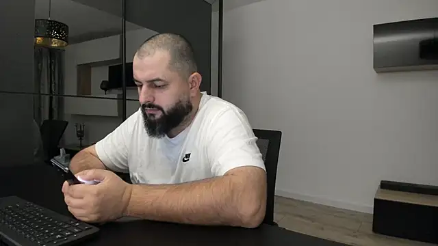 Snapshot of DravenPeak chatting on October 20, 2025, 8:42 pm DravenPeak online show from October 20, 2025, 8:42 pm