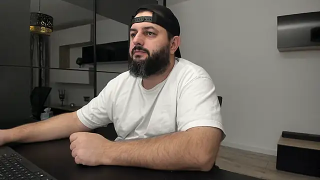 Snapshot of DravenPeak chatting on October 15, 2025, 11:13 pm DravenPeak online show from October 15, 2025, 11:13 pm