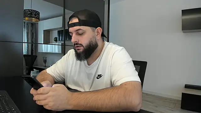 Snapshot of DravenPeak chatting on October 28, 2025, 11:31 am DravenPeak online show from October 28, 2025, 11:31 am