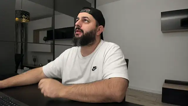 Snapshot of DravenPeak chatting on October 10, 2025, 12:00 am DravenPeak online show from October 10, 2025, 12:00 am