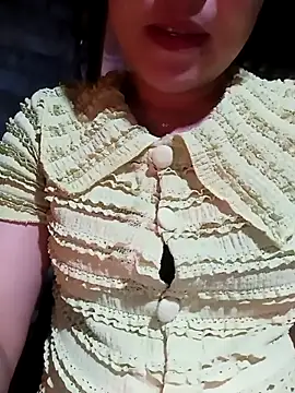 Snapshot of vivi_cute chatting on October 8, 2025, 1:18 am vivi cute online show from October 8, 2025, 1:18 am