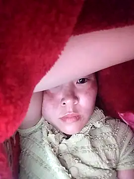 Snapshot of vivi_cute chatting on October 21, 2025, 10:31 pm vivi cute online show from October 21, 2025, 10:31 pm