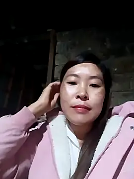 Snapshot of vivi_cute chatting on October 10, 2025, 11:11 am vivi cute online show from October 10, 2025, 11:11 am