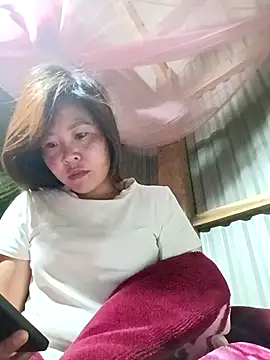 Snapshot of vivi_cute chatting on October 23, 2025, 10:30 pm vivi cute online show from October 23, 2025, 10:30 pm