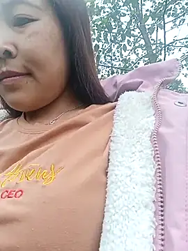 Snapshot of vivi_cute chatting on October 19, 2025, 1:08 am vivi cute online show from October 19, 2025, 1:08 am