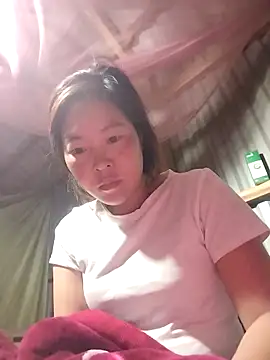 Snapshot of vivi_cute chatting on October 13, 2025, 9:05 pm vivi cute online show from October 13, 2025, 9:05 pm