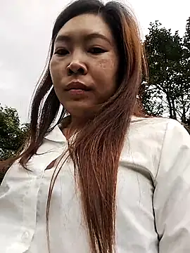 Snapshot of vivi_cute chatting on September 25, 2025, 1:00 am vivi cute online show from September 25, 2025, 1:00 am