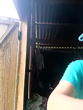 Snapshot of vivi_cute chatting on October 2, 2025, 12:47 am vivi cute online show from October 2, 2025, 12:47 am