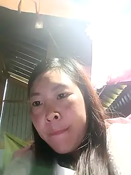 Snapshot of vivi_cute chatting on October 20, 2025, 2:13 am vivi cute online show from October 20, 2025, 2:13 am