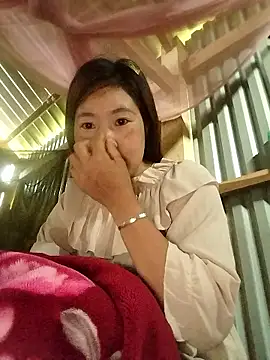 Snapshot of vivi_cute chatting on October 16, 2025, 12:30 am vivi cute online show from October 16, 2025, 12:30 am