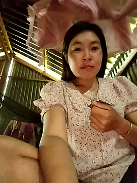 Snapshot of vivi_cute chatting on October 7, 2025, 1:06 am vivi cute online show from October 7, 2025, 1:06 am