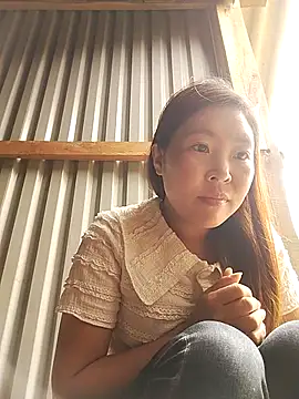 Snapshot of vivi_cute chatting on October 6, 2025, 3:08 am vivi cute online show from October 6, 2025, 3:08 am