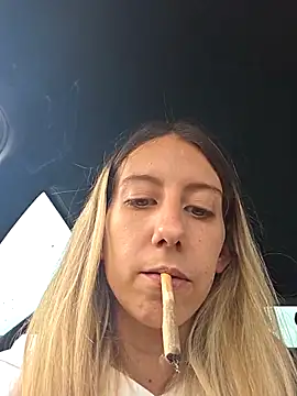 Snapshot of PetiteSecrets chatting on September 29, 2025, 2:01 pm PetiteSecrets online show from September 29, 2025, 2:01 pm