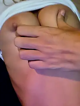 Snapshot of PetiteSecrets chatting on October 10, 2025, 7:25 pm PetiteSecrets online show from October 10, 2025, 7:25 pm